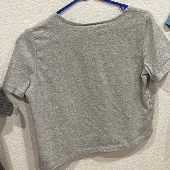 Grey top - Picture 3 of 4